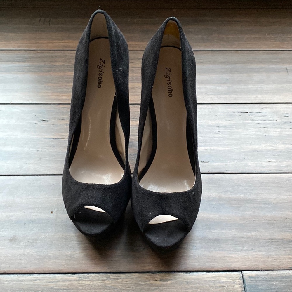 Ziti Soho black suede heels, size 7.5, great condition, barely used, 5 inch heel